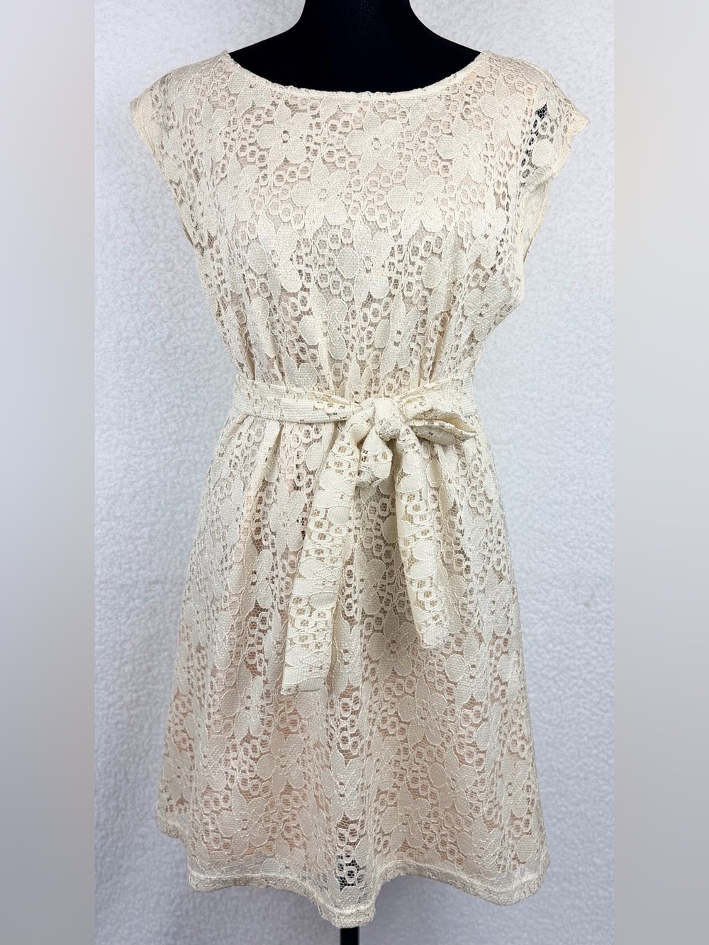 SHEEP • Cream Floral Lace Tie-Waist Mini Dress, M - Picture 13 of 13